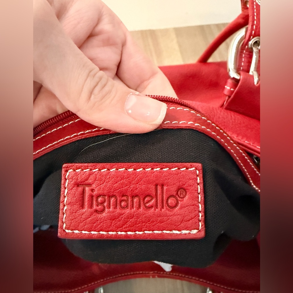 Tignanello Red Pebbled Leather Shoulder Bag - Picture 6 of 7